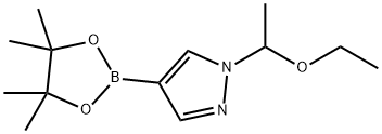 1-(1-eatocsaeitil)-4-(4,4,5,5-tetramethyl-1,3,2-dé-ocsaborolan-2-il)-1H-pirazóil